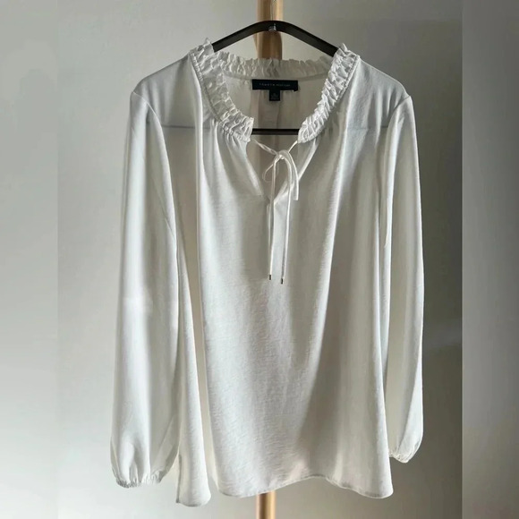 Tommy Hilfiger top, created a solid-color style that's wearable. Size X-large - Picture 12 of 13